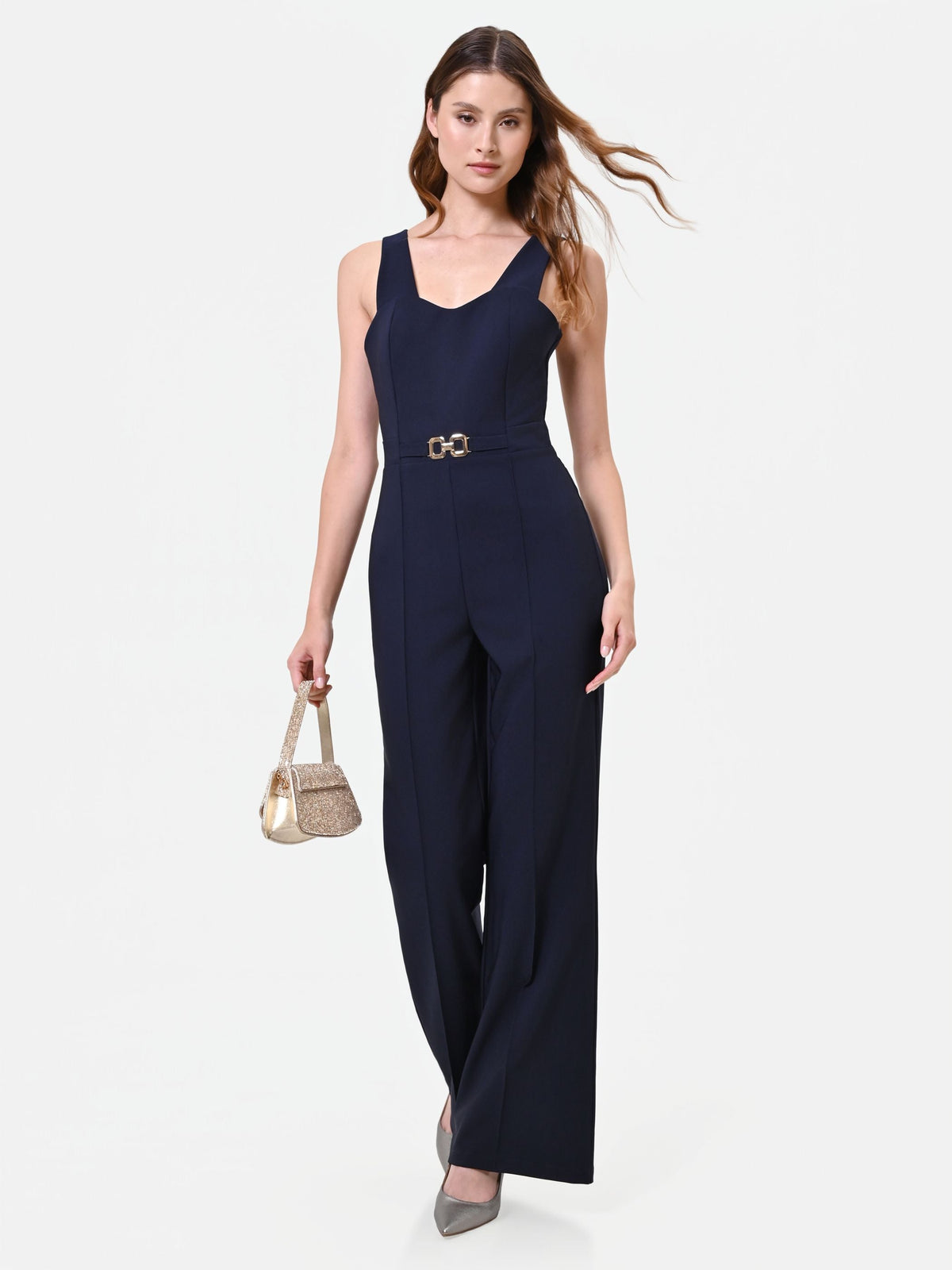 Mono elegante azul marino con pantalón ancho
