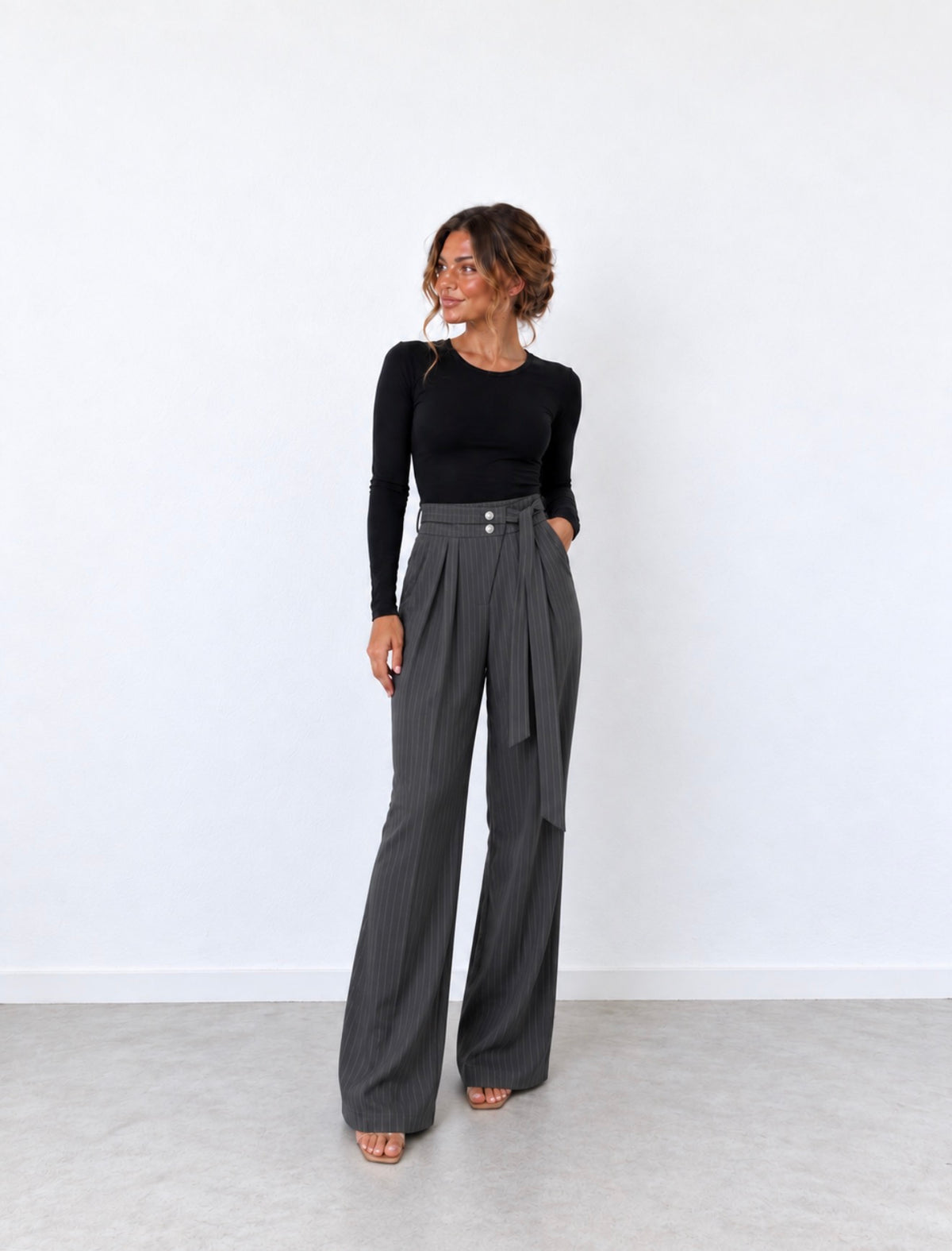 Pantalón Sastre Gris de Rayas con Cinturón