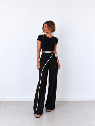 Pantalón Palazzo Negro con Vivos Crudos y Lazada
