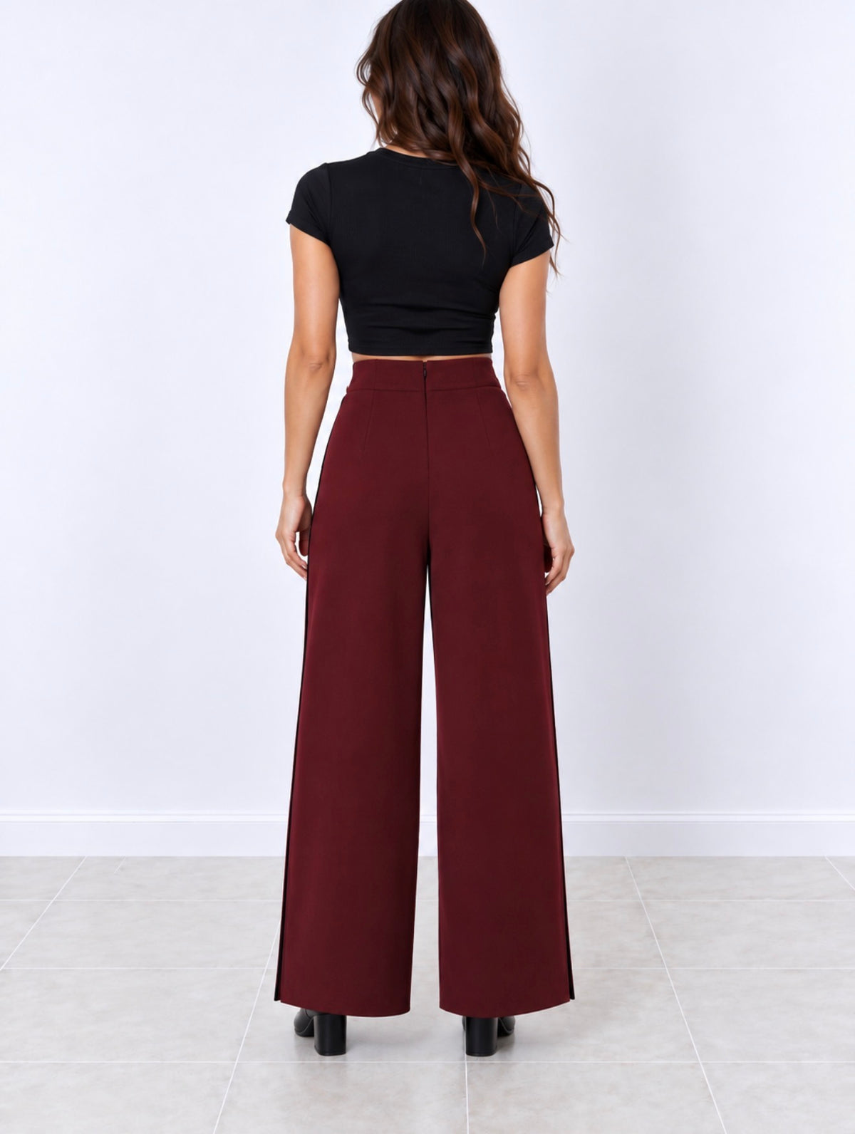 Pantalón Falda Burdeos con Botones Dorados