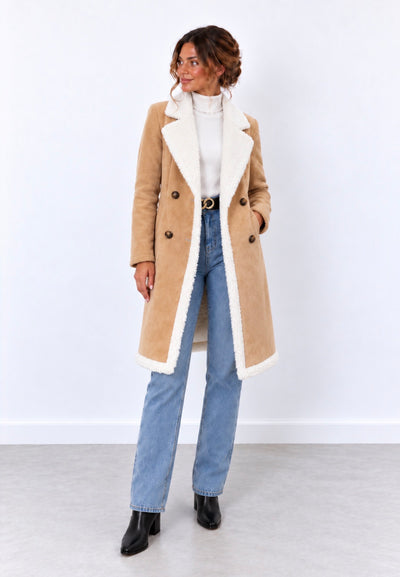 Abrigo Camel Efecto Ante con Borrego Blanco