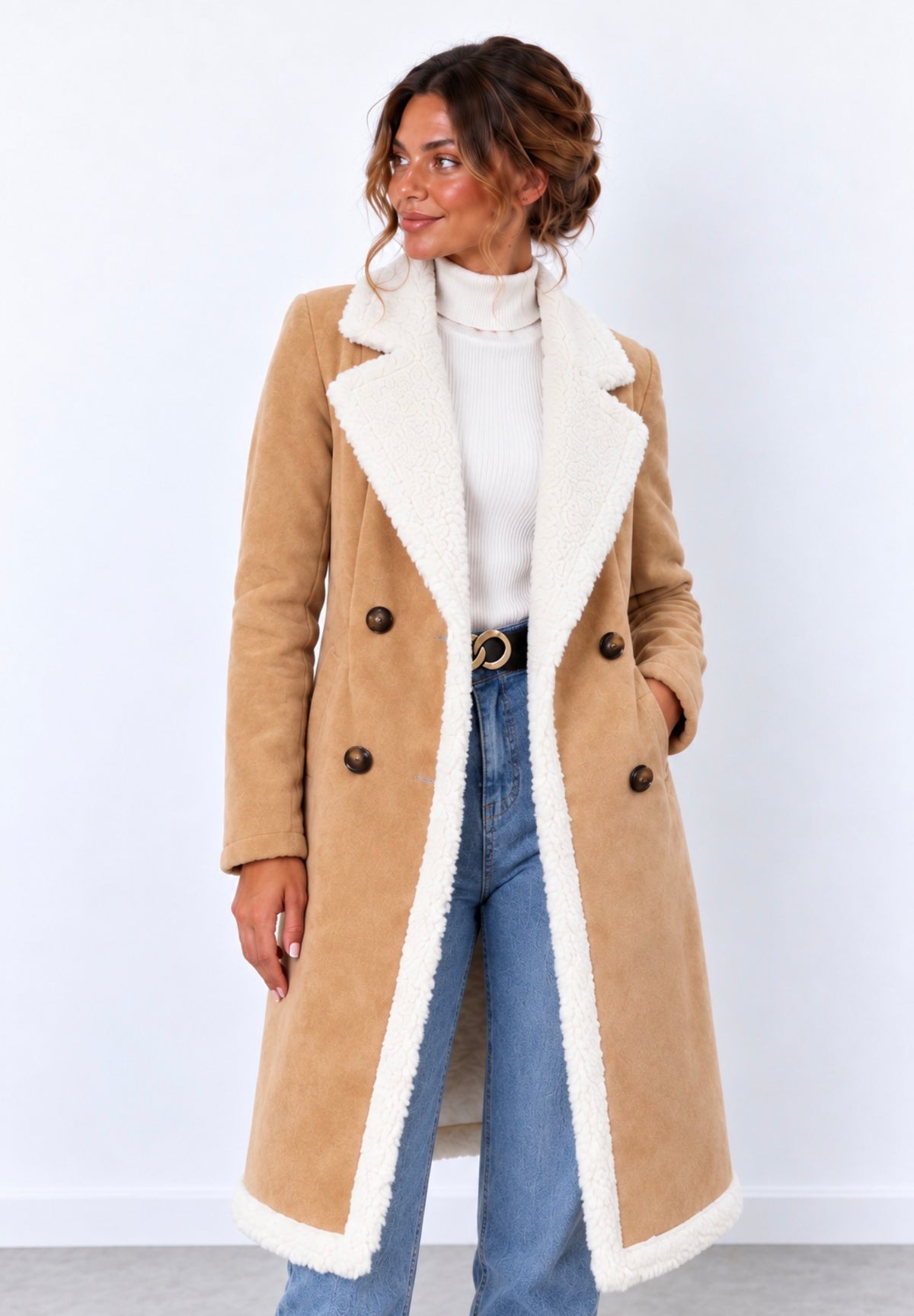 Abrigo Camel Efecto Ante con Borrego Blanco
